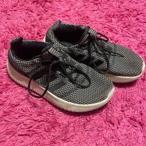 Adidas Cloudfoam tennis shoes